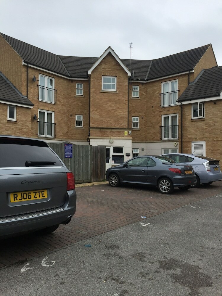 Superior 2 Bedroom Apartments
