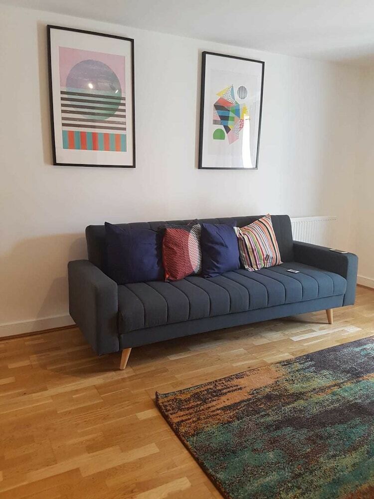 Superior 2 Bedroom Apartments