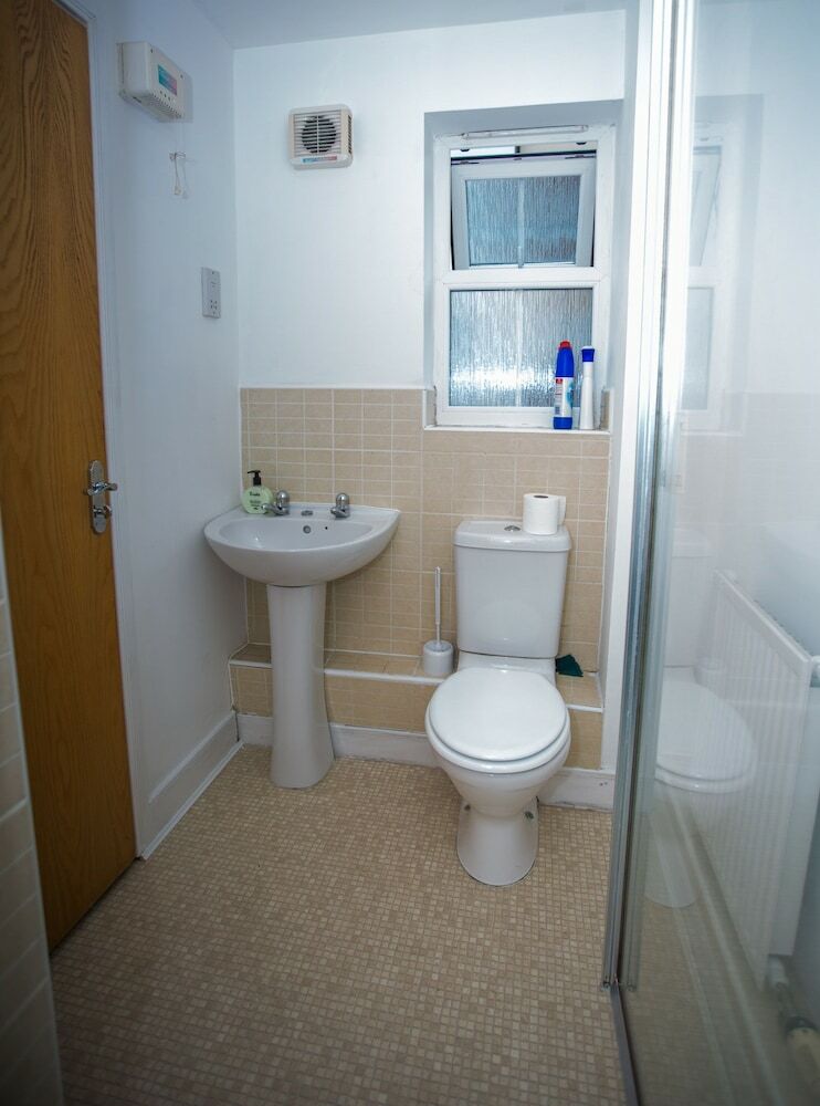 Superior 2 Bedroom Apartments