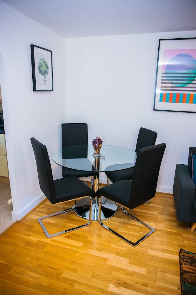 Superior 2 Bedroom Apartments