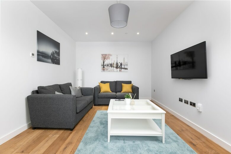 Modern Townhouse Near 02 Arena & Excel