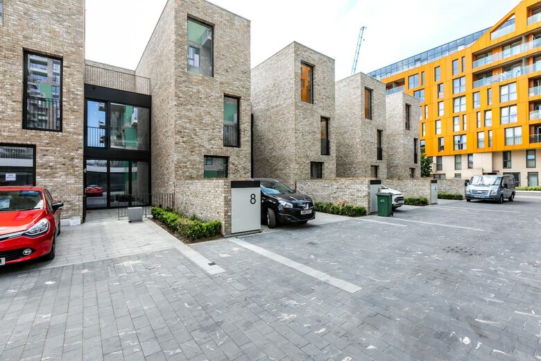 Modern Townhouse Near 02 Arena & Excel