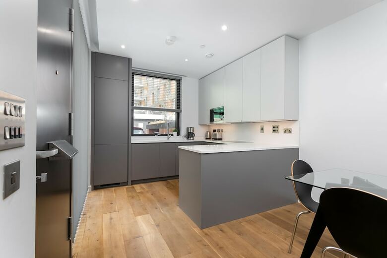 Modern Townhouse Near 02 Arena & Excel