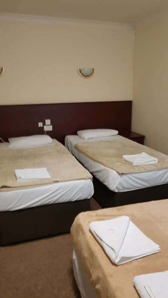 Mandalay Picton House Hotel