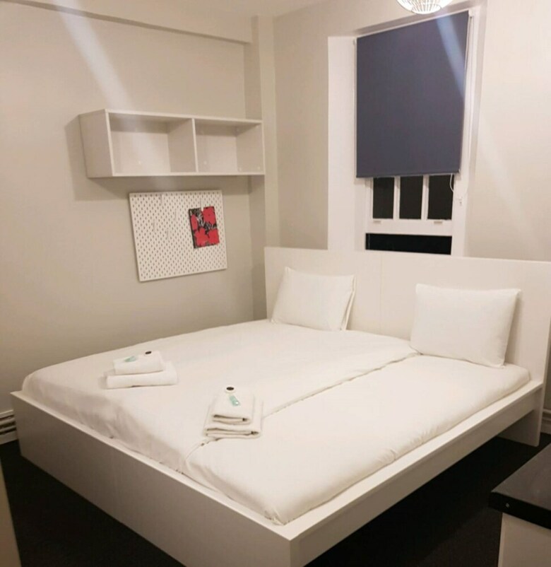 Bed & Breakfast Modern Rooms And Studio In Westminster