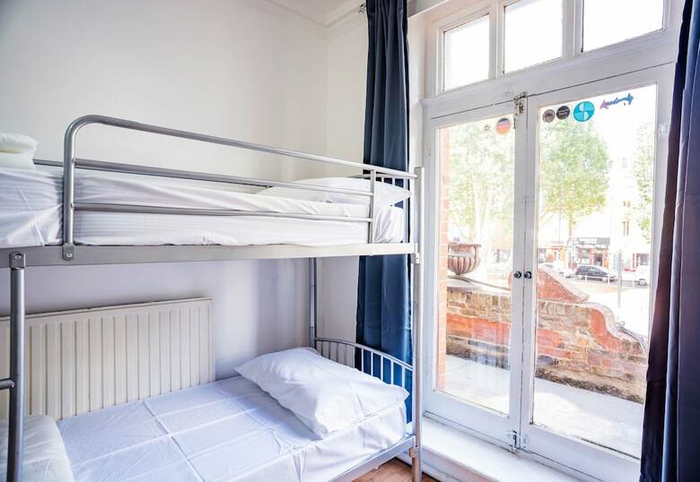 Hostal Mile End Beds