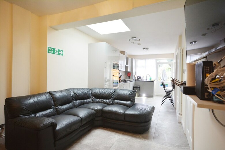 London Luxury 7 Bedroom Holiday Let