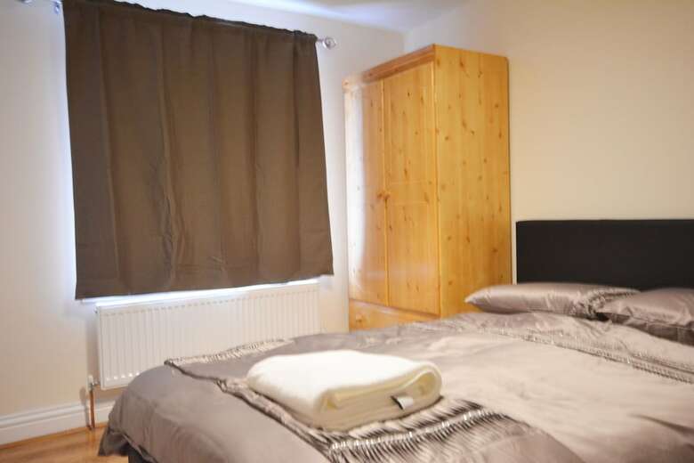 London Luxury 7 Bedroom Holiday Let