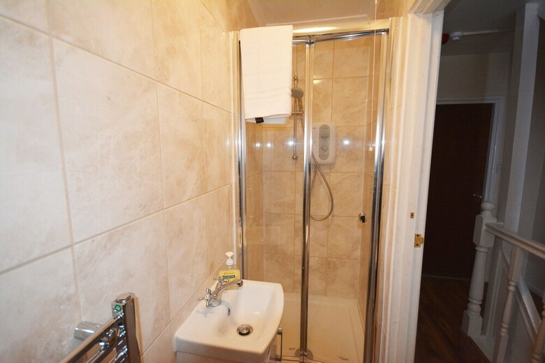 London Luxury 7 Bedroom Holiday Let