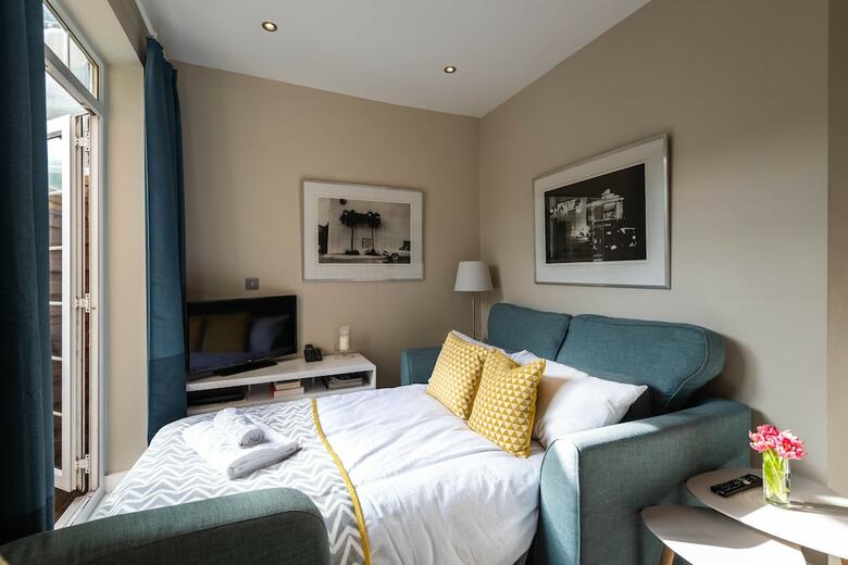 Stylish Fulham Home Close To The River Thames