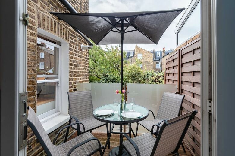 Stylish Fulham Home Close To The River Thames