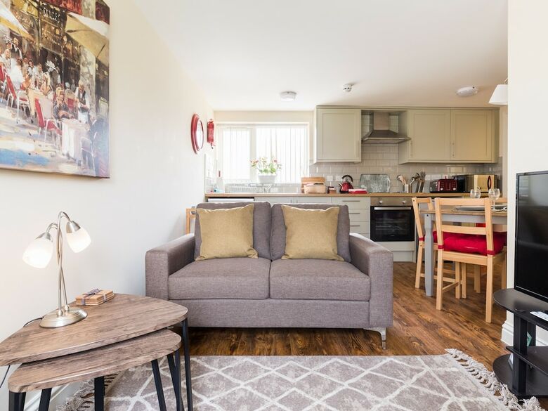 Stayford Apartments - Meriden - Near Nec