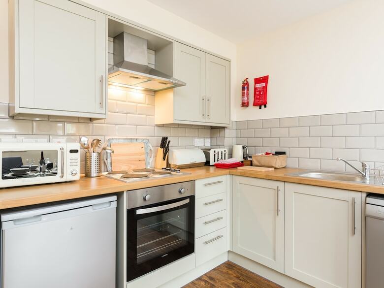 Stayford Apartments - Meriden - Near Nec