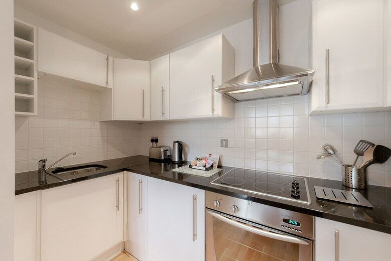 Roomspace Apartments -groveland Court