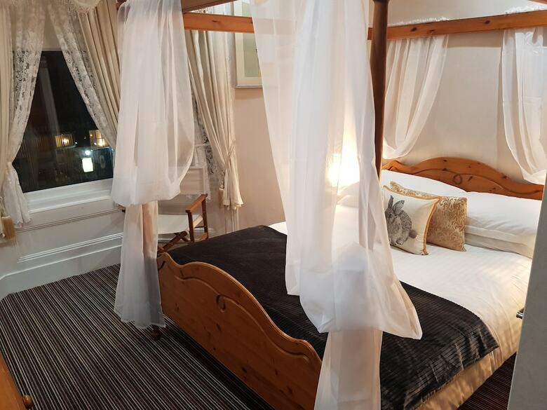 Rock Dene Hotel