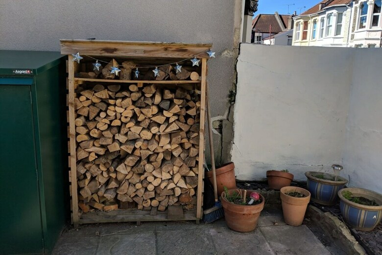 Spacious 2 Bedroom Property In Bristol