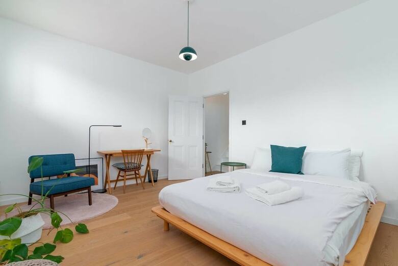 Charming 3br Home In East London W/terrace