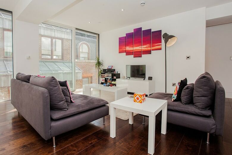 Exquisite 2 Bedroom Apartment In Bank