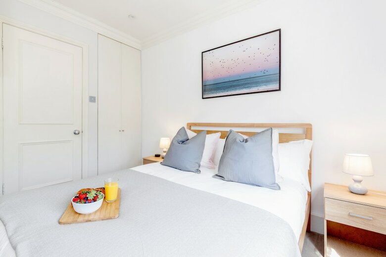 Kensington Apartment With Terrace