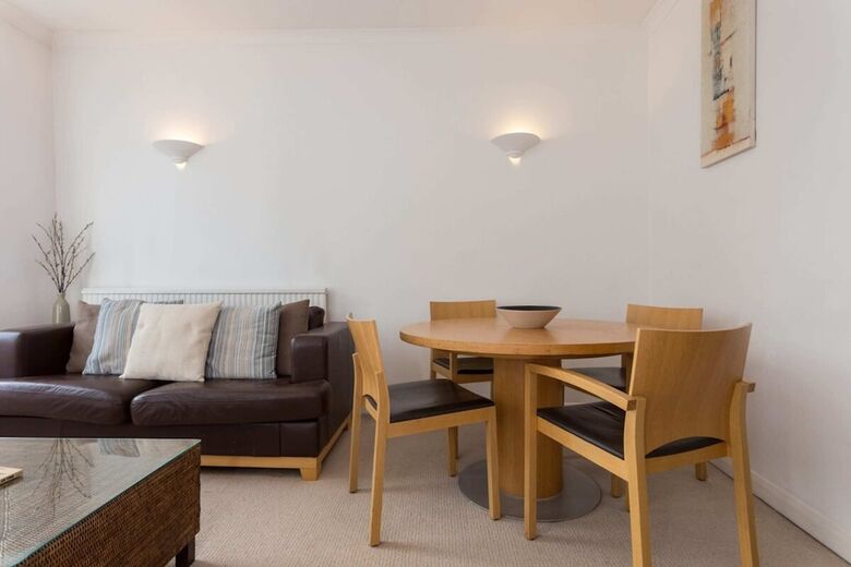 1 Bedroom Apartment In Notting Hill Accommodates 2