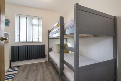 Mayfield House - 4 Bedroom House - Tenby