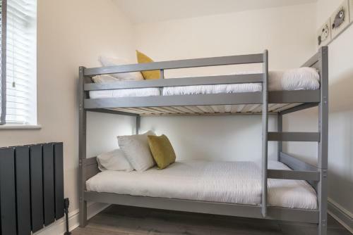 Mayfield House - 4 Bedroom House - Tenby