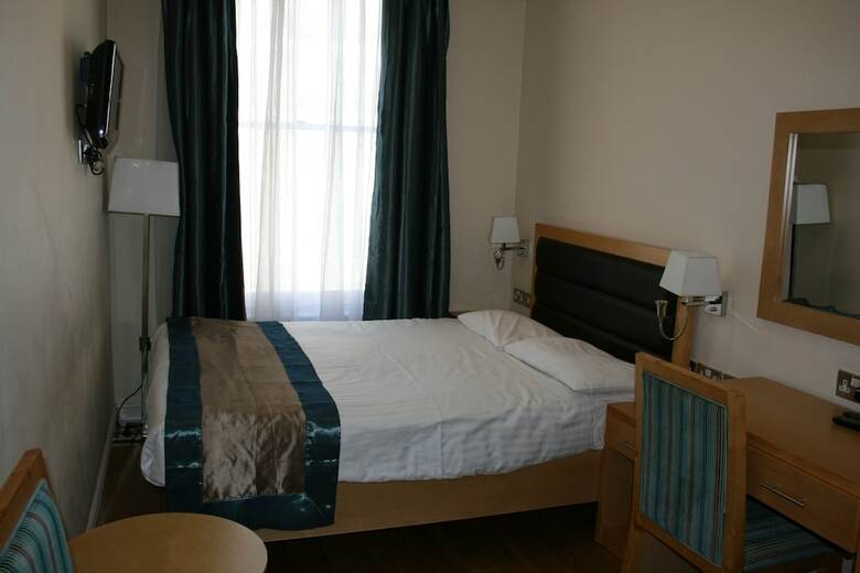Cromwell International Hotel