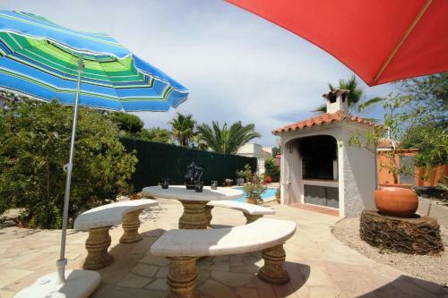 Riumar 'marmotta', 500m To Beach, Private Pool, On-site-service, Dog Beach