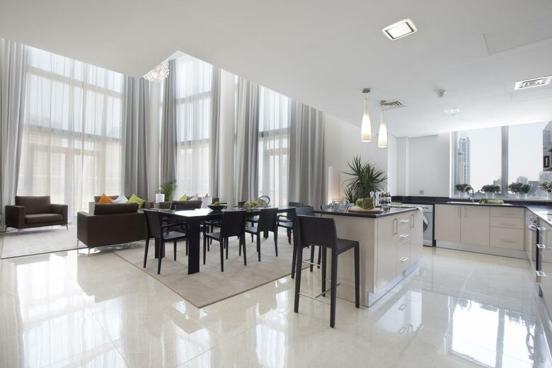 Avenue Hotel