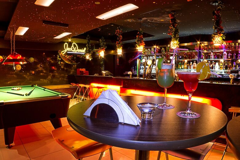 Avenue Hotel