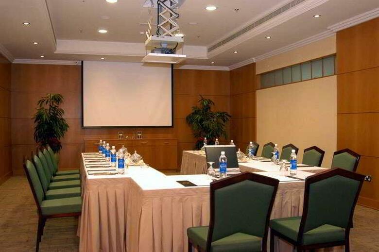 Avenue Hotel