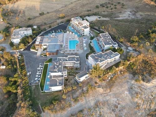 Hotel Harmony Crest Resort