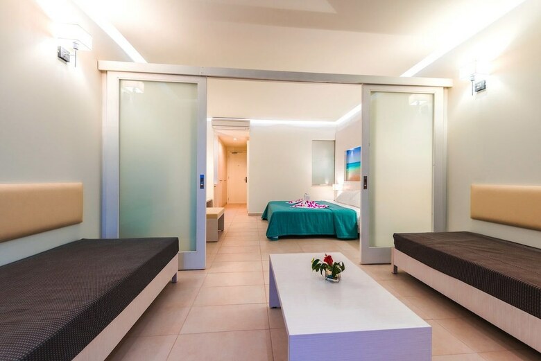 Lindos White Hotel & Suites