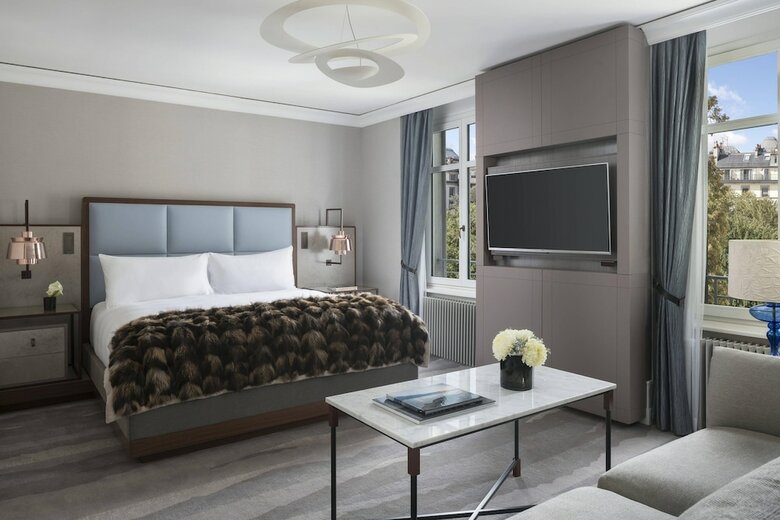 The Ritz-carlton Hotel de La Paix