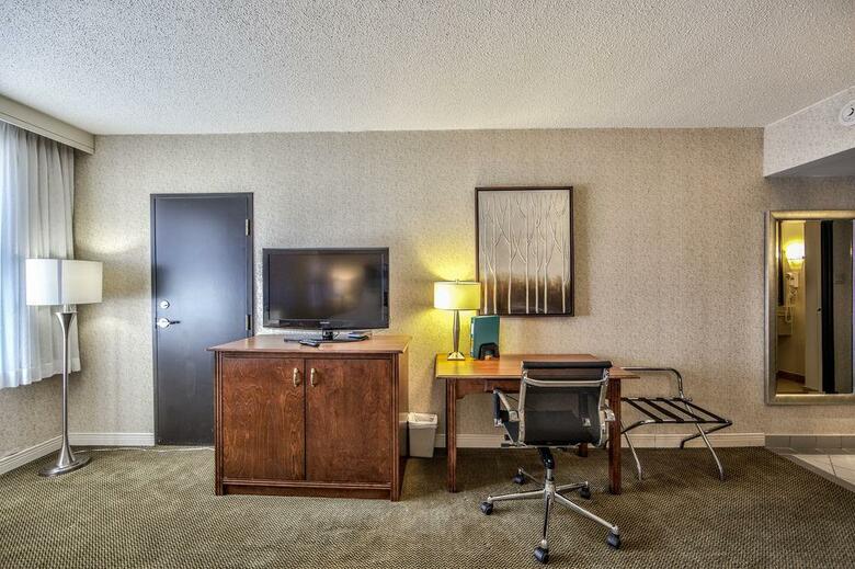 Hotel Holiday Inn Montreal Airport