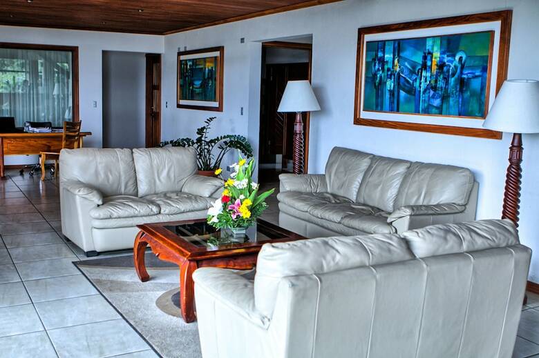 Hotel Ficus Sunset Suites