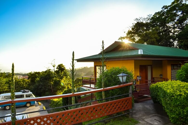 Hotel Ficus Sunset Suites