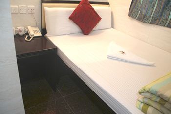 Hostal Canadian Hostel