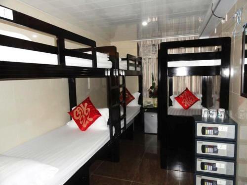 Hostal Day And Night Hotel