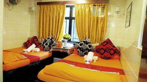 Hostal Day And Night Hotel