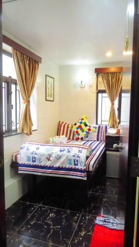Hostal Day And Night Hotel