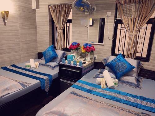 Hostal Day And Night Hotel
