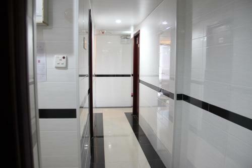 Hostal Pay-less Guesthouse