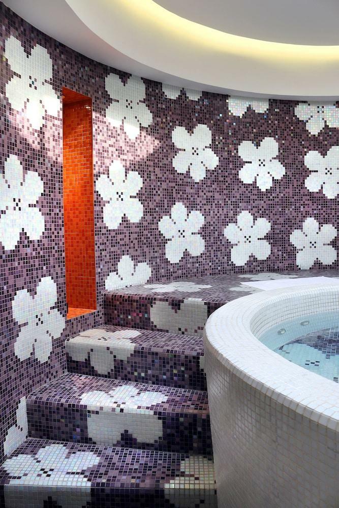 Hues Boutique Hotel