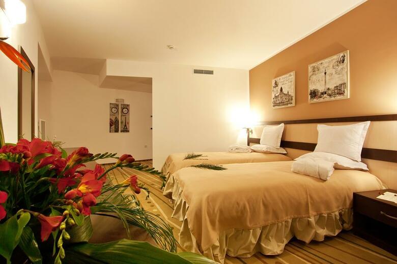 Earth & People Hotel & Spa