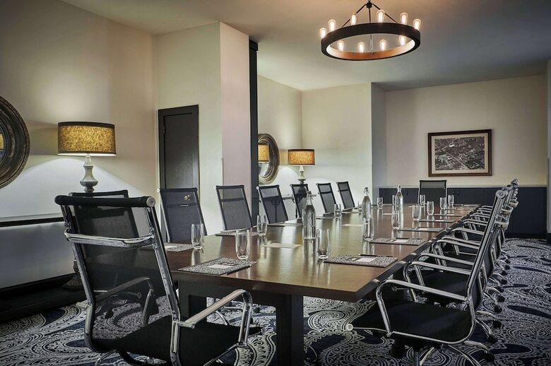 Hotel Graduate Minneapolis