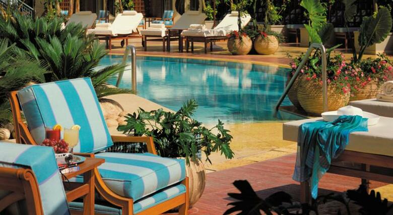 Four Seasons Hotel Cairo Nile Plaza