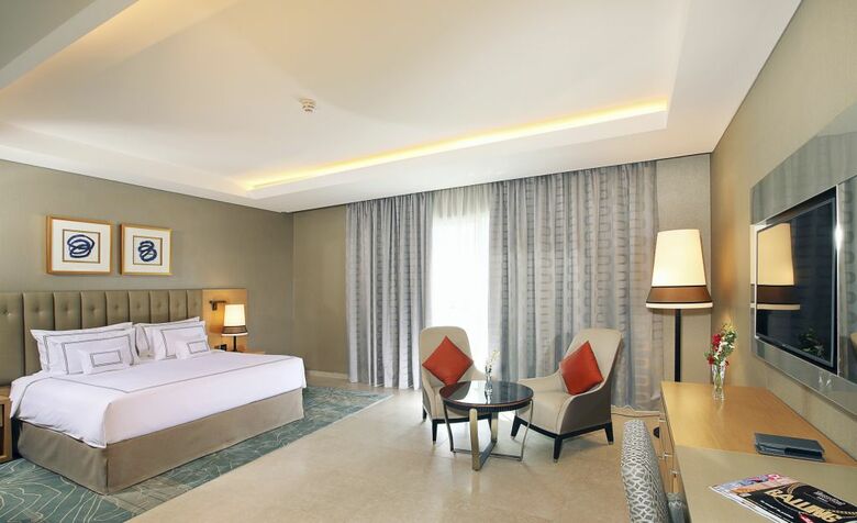Grand Cosmopolitan Hotel