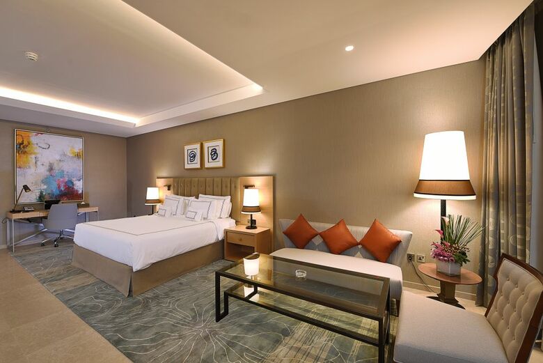 Grand Cosmopolitan Hotel