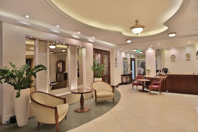 Hotel Retro Riverside Wellness Resort
